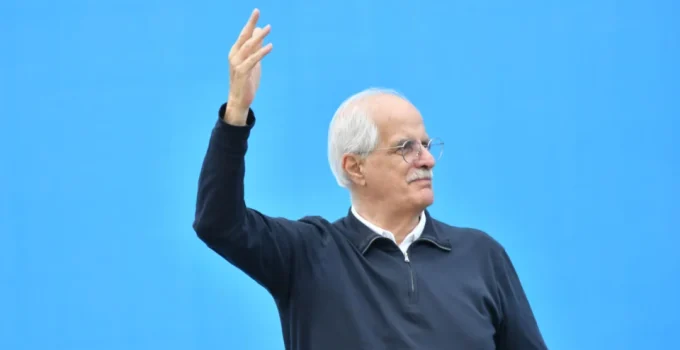 Deputado peronista propõe repúdio a Milei por críticas a Lula e Moraes
