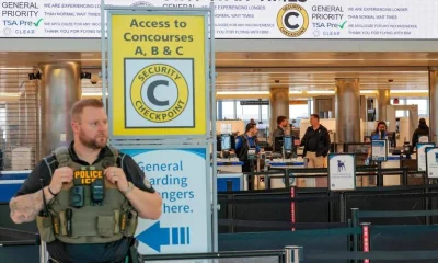 ICE intensifica prisões em aeroportos, mirando estrangeiros com visto vencido, mesmo com processos em andamento