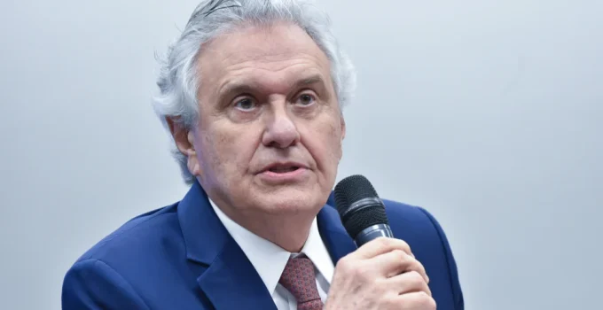 Caiado defende reforma no STF e critica indicações por amizade