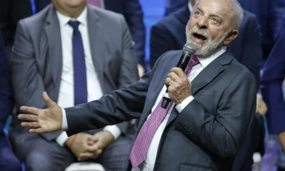 Lula rebate Trump e Milei e afirma que 'ninguém vai meter o bedelho nas eleições'