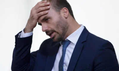 Eduardo Bolsonaro desiste de ser suplente de senador e alega 'perseguição política'