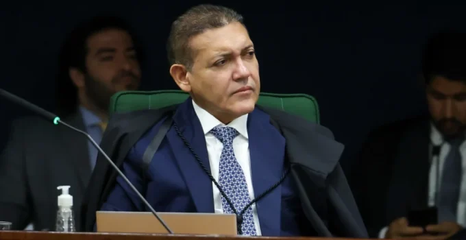 TSE determina que Meta preserve dados de anúncios contra Flávio Bolsonaro