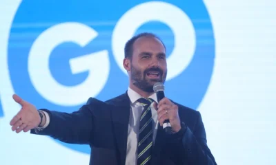 Eduardo Bolsonaro defende Milei e acusa governo Lula de interferir em eleição argentina