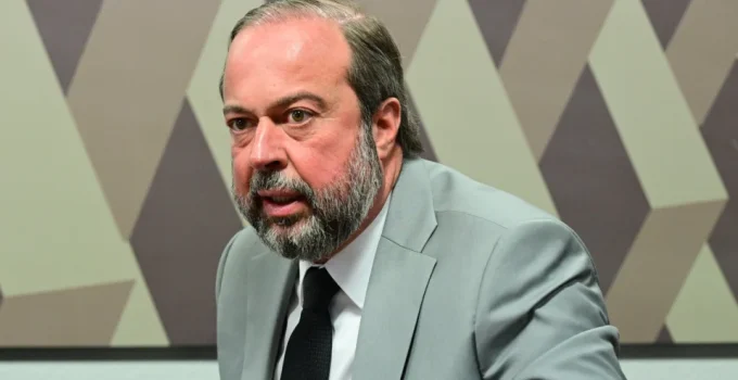 Ministro defende tratamento igualitário a agentes econômicos e anuncia leilões de gás natural Ministro defende tratamento igualitário a agentes econômicos e anuncia leilões de gás natural