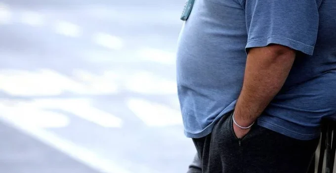 Combinação de gordura abdominal e deficiência de vitamina D mais que dobra risco de morte após os 50 anos