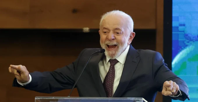 Lula acusa EUA de tentarem interferir nas eleições brasileiras em favor de Flávio Bolsonaro