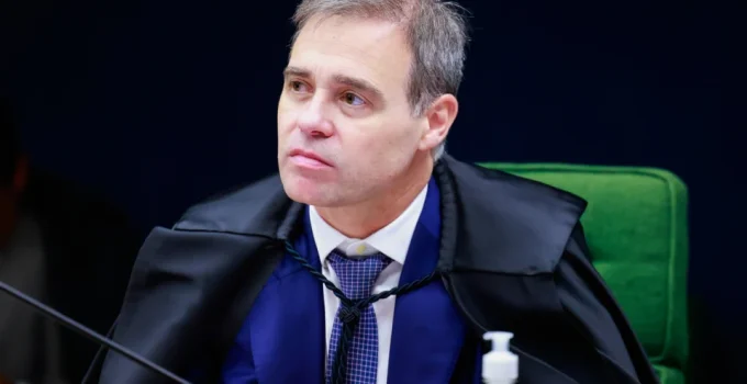 Ministro do STF autoriza nova investigação contra Lulinha Ministro do STF autoriza nova investigação contra Lulinha