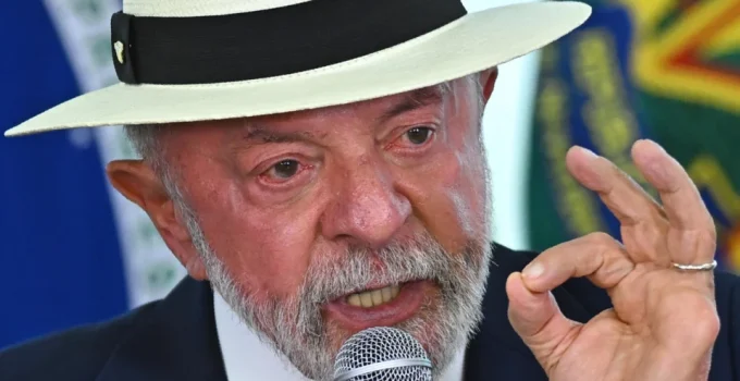 Lula critica metade do Senado e defende renovação para aprovar pautas do governo