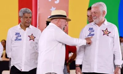 Lula pede votos para Jaques Wagner em meio a investigações e critica Senado