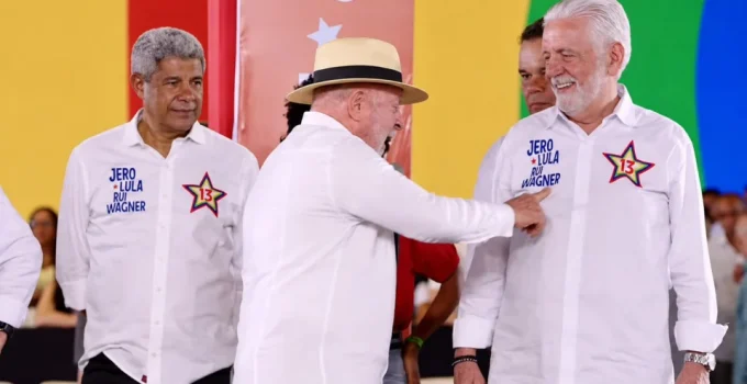 Lula pede votos para Jaques Wagner em meio a investigações e critica Senado