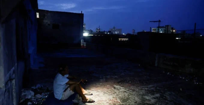 Cuba volta a sofrer apagão geral em meio a crise energética e sanções americanas