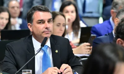 PL alerta para sites falsos que usam nome de Flávio Bolsonaro para aplicar golpes