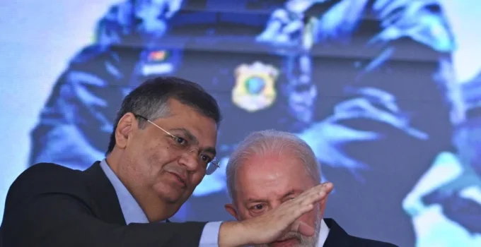 Flávio Dino é sorteado relator de inquérito da PF contra Lulinha no STF