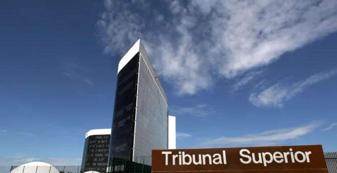 TSE exige monitoramento ativo de conteúdo em redes sociais e gera debate sobre liberdade de expressão TSE exige monitoramento ativo de conteúdo em redes sociais e gera debate sobre liberdade de expressão