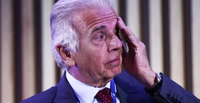 Múcio sugere ‘abrir o portão’ em caso de invasão dos EUA e levanta debate sobre defesa Múcio sugere 'abrir o portão' em caso de invasão dos EUA e levanta debate sobre defesa