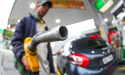 Oposição articula no Congresso para travar 'PL da Gasolina' antes das eleições