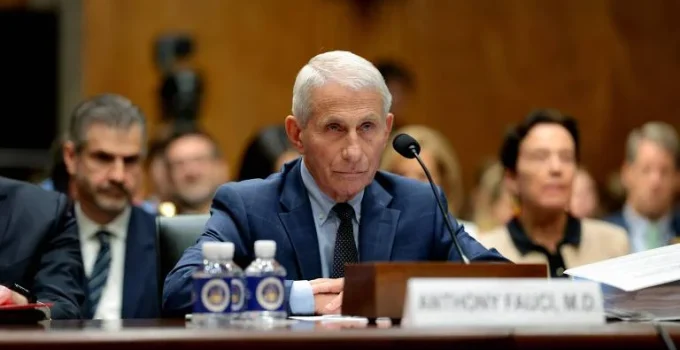 Fauci invoca Quinta Emenda em audiência tensa; republicanos levantam acusações sobre Wuhan, lockdowns e indulto