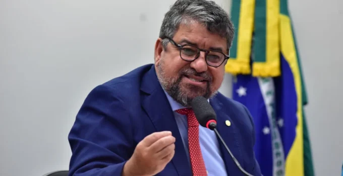 Vice do PT diz que Lulinha vive em 'condições precárias' na Espanha e defende o filho do presidente