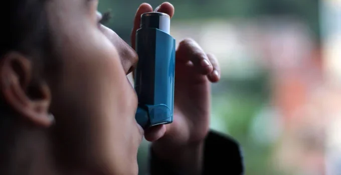 Mudança de hábitos diários pode ser tão eficaz quanto exercícios para controle da asma Mudança de hábitos diários pode ser tão eficaz quanto exercícios para controle da asma