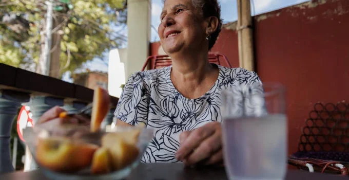 Colesterol alto: especialistas reforçam que dieta e exercício são a chave para controle