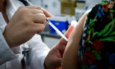 Campanha de vacinação contra sarampo em SP atrai multidões e gera filas