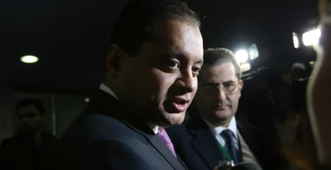 Mansão de R$ 6 milhões em Brasília vira foco de investigação contra vice-líder do governo Lula