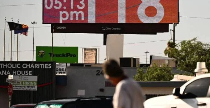 Condado no Arizona vira modelo na luta contra o calor extremo com iniciativas inovadoras