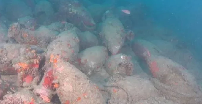 Navio Romano de 2.100 anos é descoberto na costa da Sicília Navio Romano de 2.100 anos é descoberto na costa da Sicília