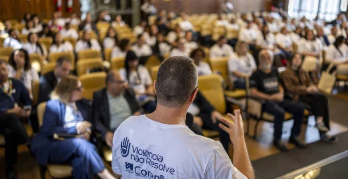 Violência contra profissionais de enfermagem em SP: 7 em cada 10 relatam agressões Violência contra profissionais de enfermagem em SP: 7 em cada 10 relatam agressões