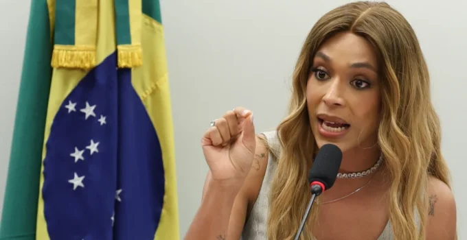 Conselho de Ética aprova parecer e Erika Hilton pode ter mandato cassado