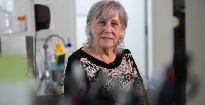 Pesquisadora pioneira na vacina contra HPV recebe prêmio de destaque em oncologia Pesquisadora pioneira na vacina contra HPV recebe prêmio de destaque em oncologia