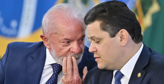 Alcolumbre diz que diálogo com Lula foi 'restabelecido' após meses de distanciamento