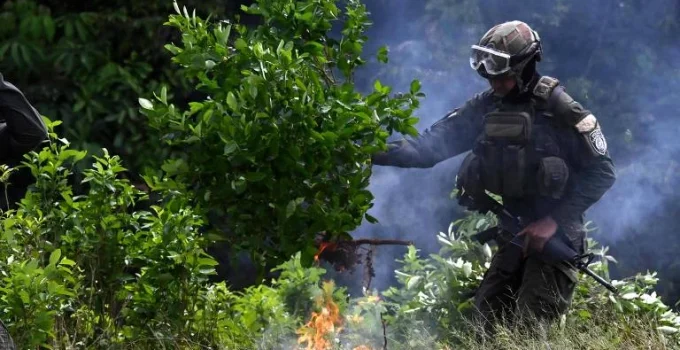 EUA e Colômbia estreitam laços em nova ofensiva conjunta contra o narcotráfico