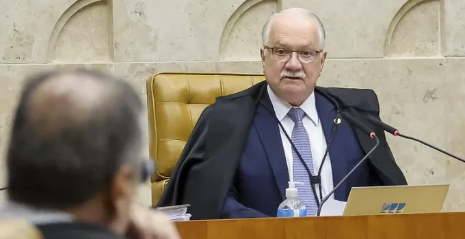Fachin propõe que STF julgue coletivamente atos de Moraes contra jornalista