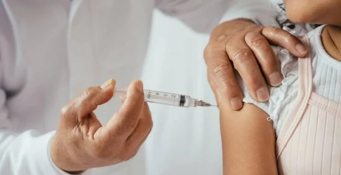Onda antivacina nas redes sociais gera efeito reverso e fortalece debate pró-imunização, aponta estudo