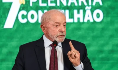 Flávio Bolsonaro mira atos de Lula sobre comunicação e desinformação em plano de governo