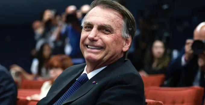 Defesa de Bolsonaro pede autorização para consulta odontológica com a nora em Brasília Defesa de Bolsonaro pede autorização para consulta odontológica com a nora em Brasília