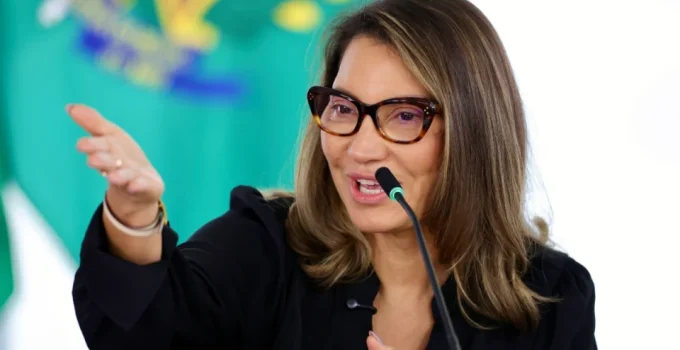 Janja homenageia Marisa Letícia após declaração sobre primeiras-damas