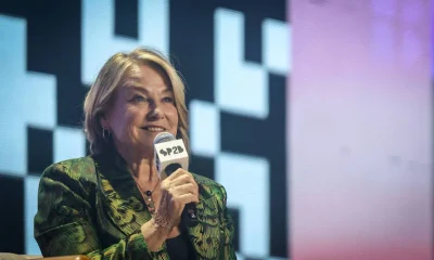 Esther Perel: Telas e rotina produtiva são os novos cativeiros das relações