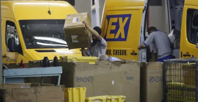 Correios iniciam entrega de compras paraguaias para consumidores brasileiros