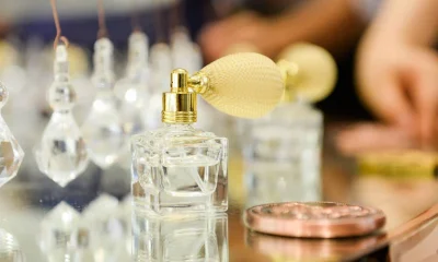 Perfume no pescoço não representa risco específico para a tireoide, dizem especialistas