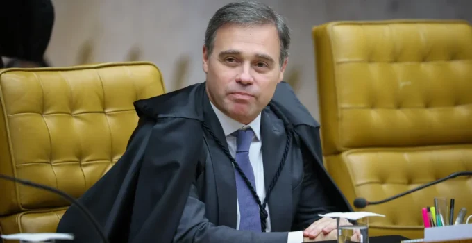 STF suspende punições sobre riscos psicossociais no trabalho por 90 dias STF suspende punições sobre riscos psicossociais no trabalho por 90 dias