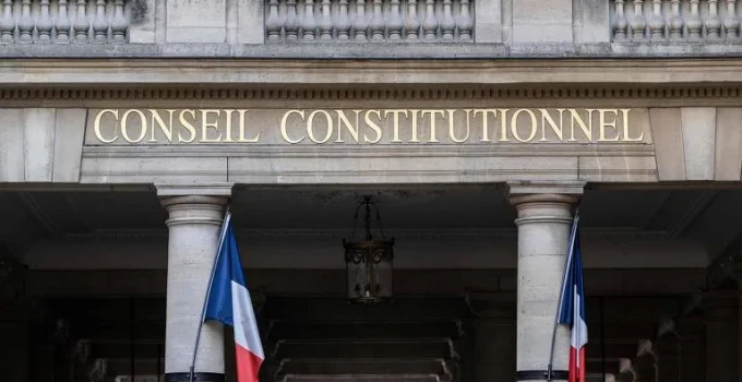 França promulga lei que garante o direito à ajuda para morrer após quatro anos de debates intensos
