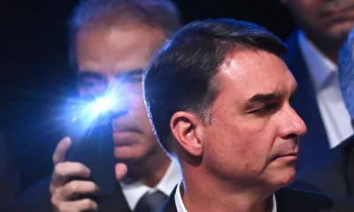 Flávio Bolsonaro se diz 'chateado' com ataques de centro-direita e cobra foco em Lula