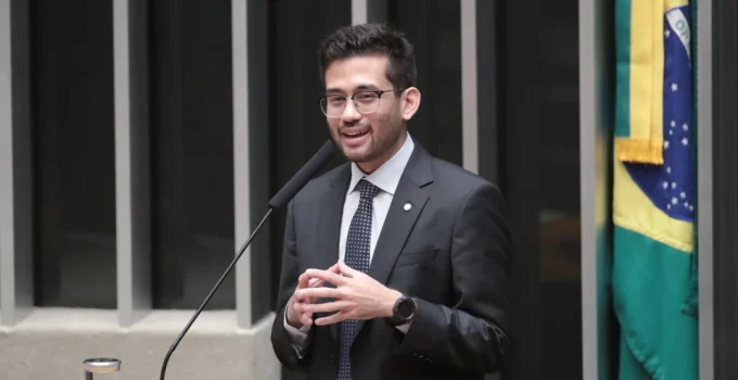 STF rejeita queixa-crime de Weverton Rocha contra Kim Kataguiri por difamação