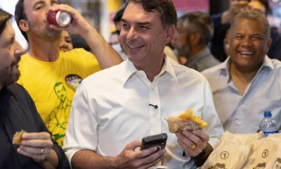 Lulinha processa Flávio Bolsonaro e pede remoção de vídeo sobre suposta 'farra do INSS'