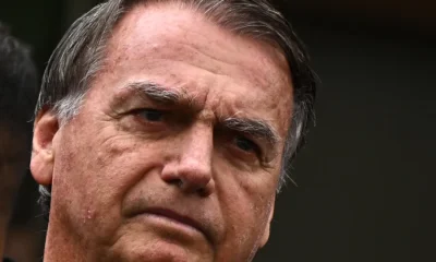 Defesa de Bolsonaro pede mais tempo para fisioterapia e relata oscilações de pressão