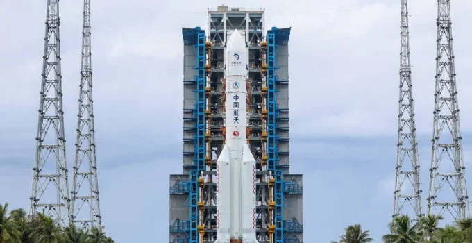 China lança missão ambiciosa para buscar água no polo sul da Lua