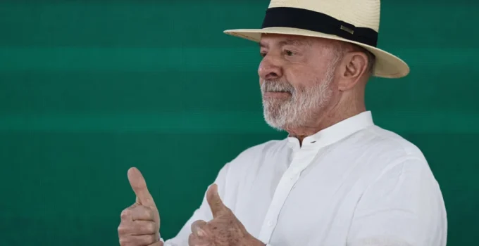Lula opta por entrevista na Record em vez de debate na Band e aborda investigações sobre Lulinha
