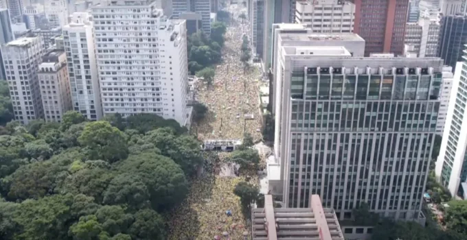Ato na Paulista será teste de força de Flávio Bolsonaro e da direita em SP